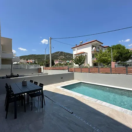 Aqualibre Pool - West Villa *
