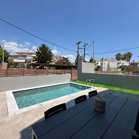 Villa Aqualibre Pool - West